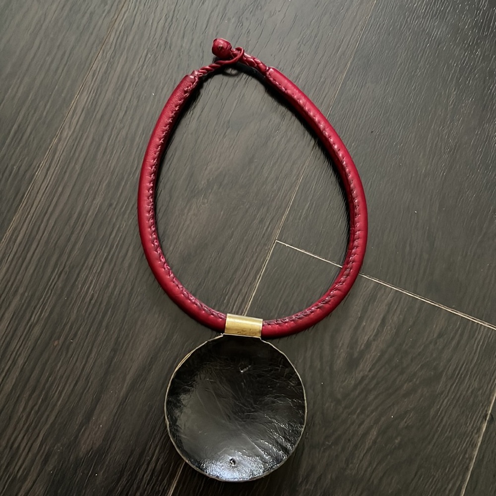 Handmade African red leather statement necklace - Picture 2 of 2